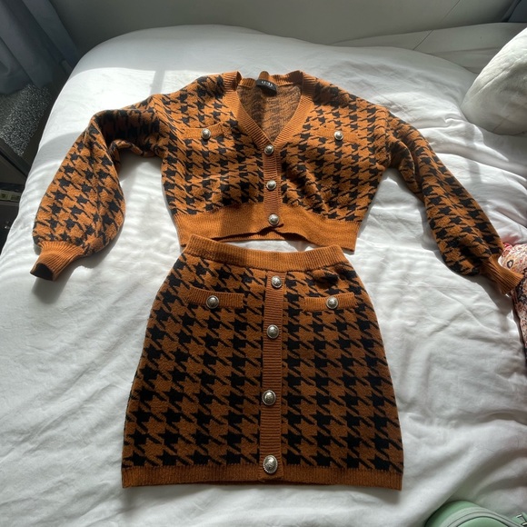 HIGH MAINTENANCE HOUNDSTOOTH CARDIGAN & SKIRT SET - Picture 9 of 9